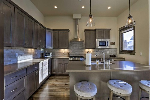 Ideally Located Winter Park Townhouse with Hot Tub! - image 10