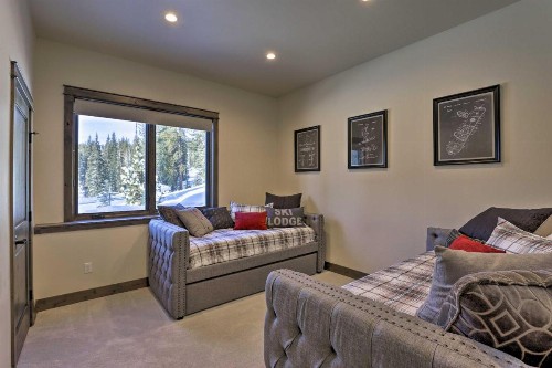 Ideally Located Winter Park Townhouse with Hot Tub! - image 8