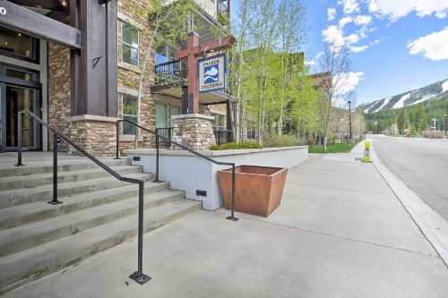 Mtn-View Condo Steps from Winter Park Gondola! - image 11