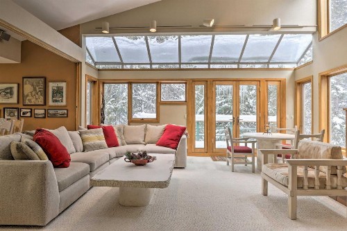 Ski-In and Ski-Out Winter Park Condo with Pool Access! - image 1