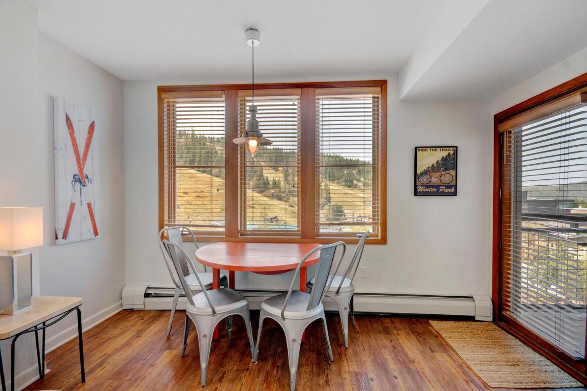 Base Village Ski In-Out Luxury Condo #2507 Hot Tub & Great View - FREE Activities & Equipment Rentals Daily - image 4