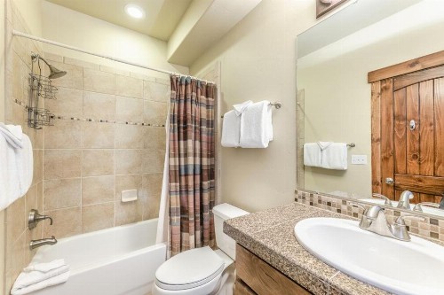 Slopeside Luxury Villa #136 With Fantastic Ski Views - FREE Activities & Equipment Rentals Daily - image 7