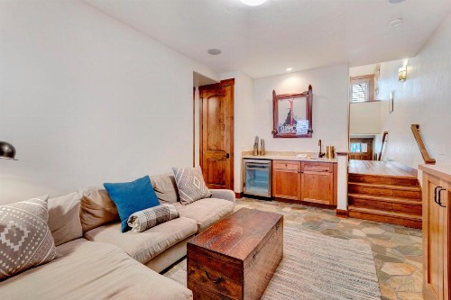 Ski In Out Luxury Villa #452 With Hot Tub & Great Views - FREE Activities & Equipment Rentals Daily - image 9