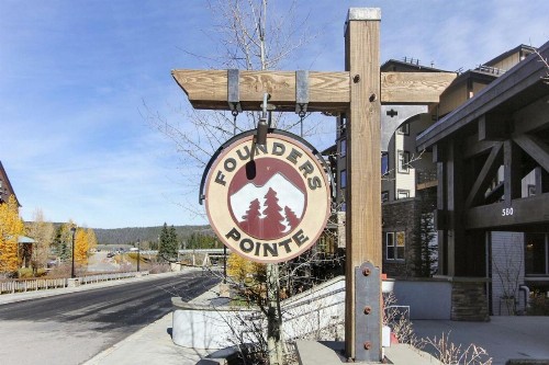 Ski In Out Luxury Condo #4454 Huge Hot Tub & Views - FREE Activities & Equipment Rentals Daily - image 24