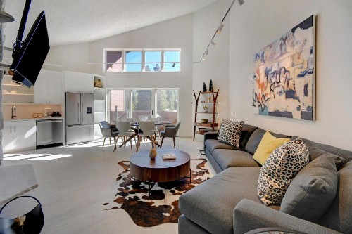 Luxury Condo On River Hot Tub Next to Ski Resort - FREE Activities & Equipment Rentals Daily - image 14