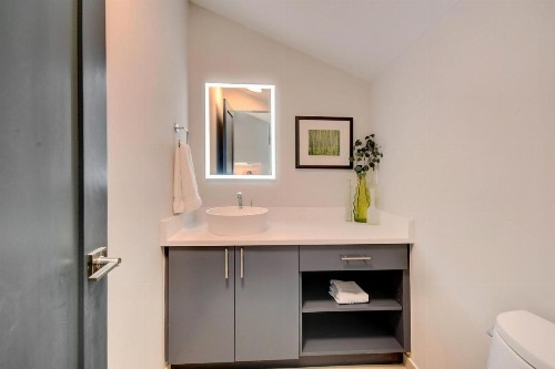 Luxury Condo On River Hot Tub Next to Ski Resort - FREE Activities & Equipment Rentals Daily - image 35