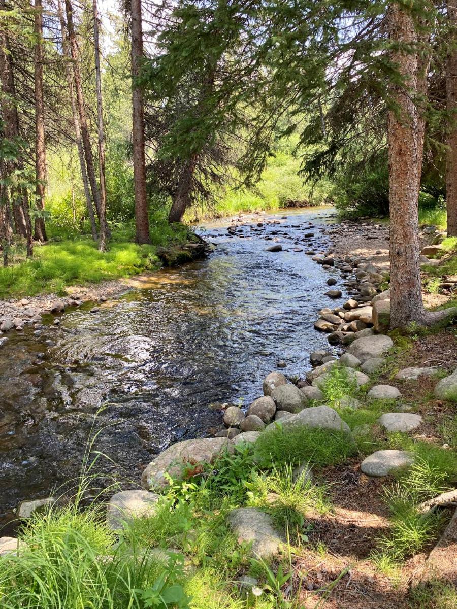 Luxury Condo On River Hot Tub Next to Ski Resort - FREE Activities & Equipment Rentals Daily - image 6