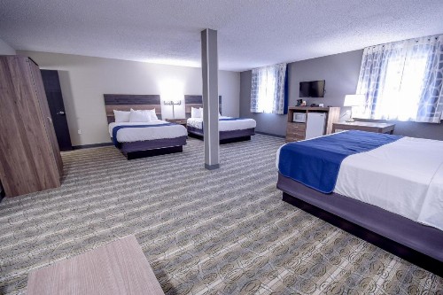 Days Inn & Suites by Wyndham Wisconsin Dells - image 12
