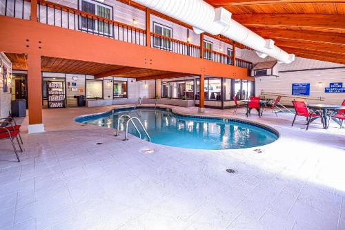 Days Inn & Suites by Wyndham Wisconsin Dells - image 16