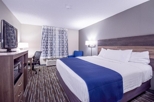 Days Inn & Suites by Wyndham Wisconsin Dells - image 22