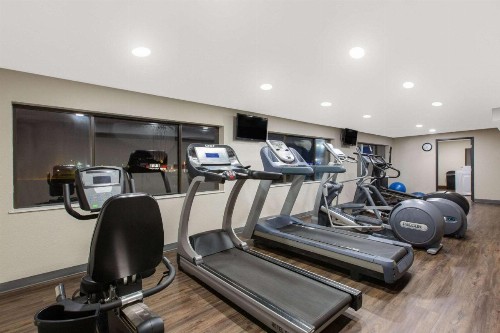 Days Inn & Suites by Wyndham Wisconsin Dells - image 36