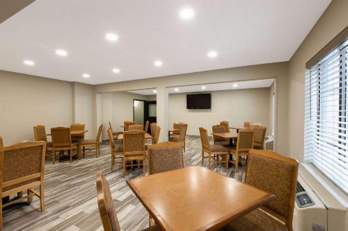 Days Inn & Suites by Wyndham Wisconsin Dells - image 38