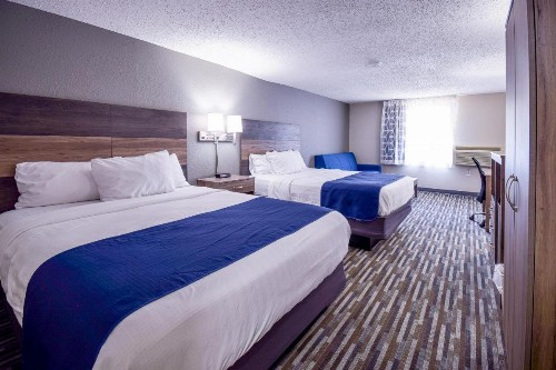 Days Inn & Suites by Wyndham Wisconsin Dells - image 4