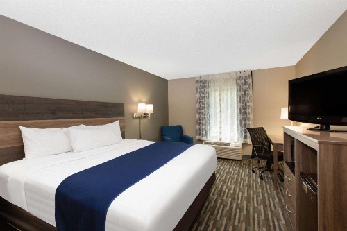 Days Inn & Suites by Wyndham Wisconsin Dells - image 41