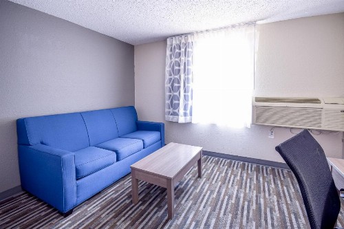 Days Inn & Suites by Wyndham Wisconsin Dells - image 6