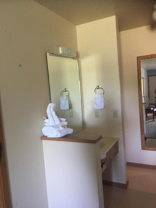 Malibu Inn - image 10