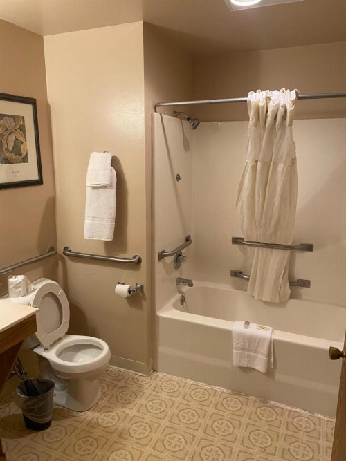 Malibu Inn - image 12