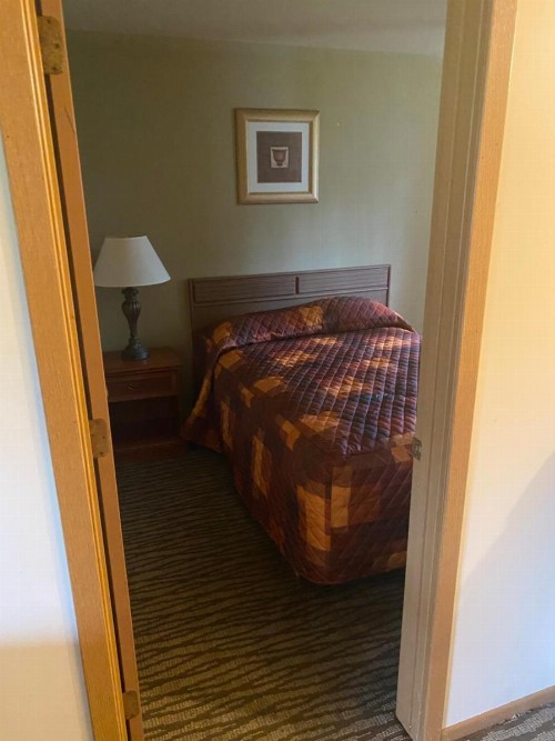 Malibu Inn - image 16