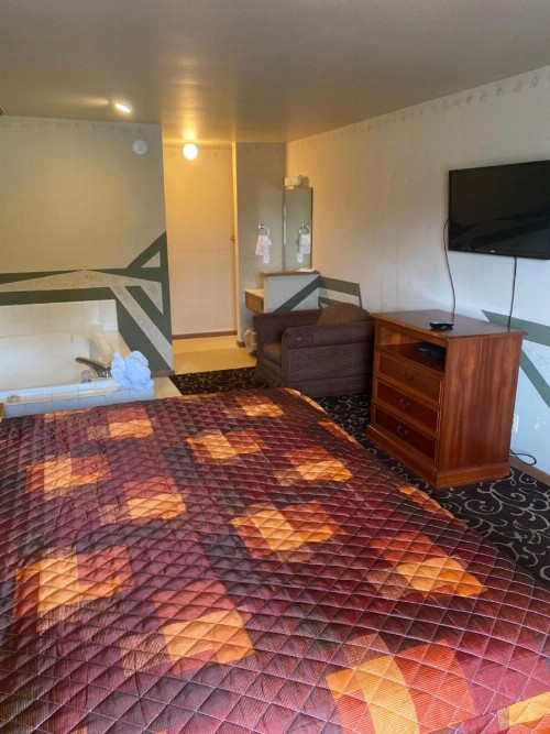 Malibu Inn - image 21