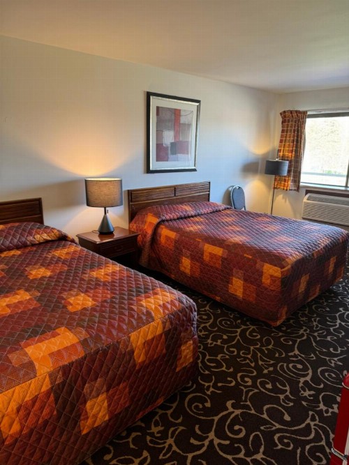 Malibu Inn - image 28