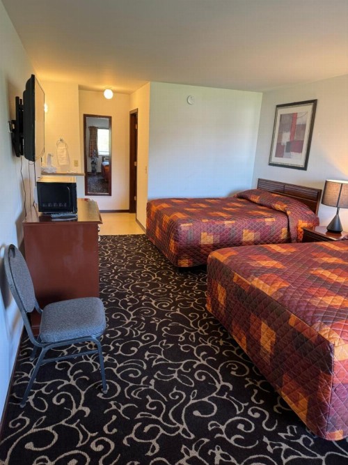 Malibu Inn - image 29