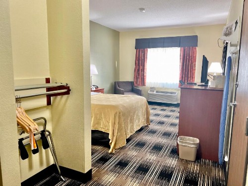 Quality Inn & Suites Wisconsin Dells - image 12