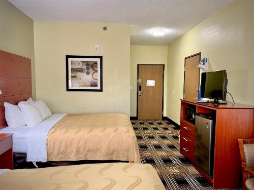 Quality Inn & Suites Wisconsin Dells - image 17