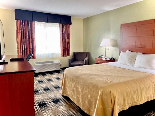 Quality Inn & Suites Wisconsin Dells - image 19