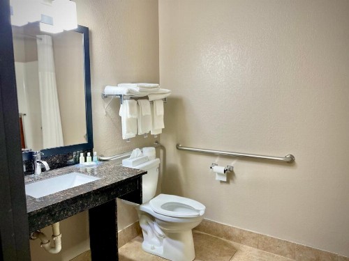 Quality Inn & Suites Wisconsin Dells - image 26