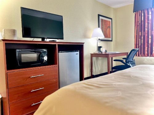 Quality Inn & Suites Wisconsin Dells - image 35