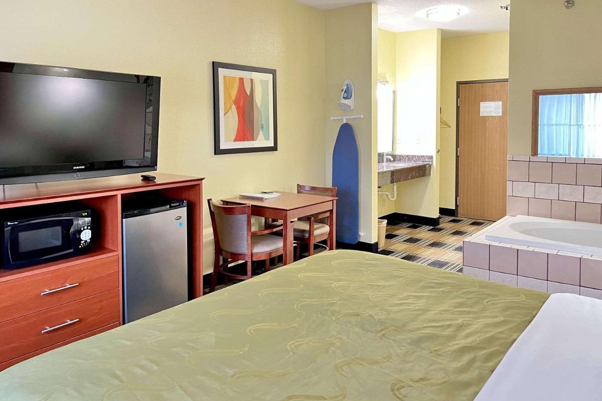 Quality Inn & Suites Wisconsin Dells - image 4