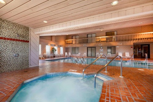Ramada by Wyndham Wisconsin Dells - image 13