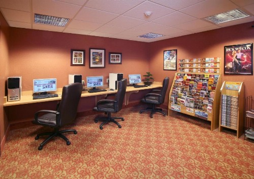 Ramada by Wyndham Wisconsin Dells - image 18