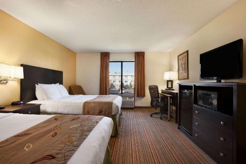 Ramada by Wyndham Wisconsin Dells - image 8