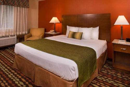Best Western Ambassador Inn & Suites - image 17