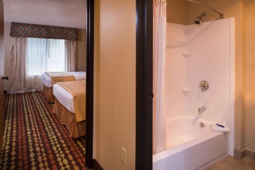 Best Western Ambassador Inn & Suites - image 31