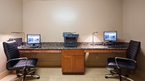 Best Western Ambassador Inn & Suites - image 7