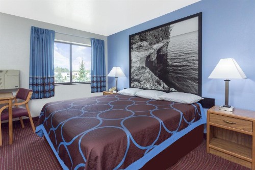 Super 8 by Wyndham Wisconsin Dells - image 10