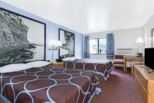 Super 8 by Wyndham Wisconsin Dells - image 23