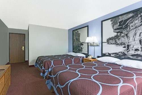 Super 8 by Wyndham Wisconsin Dells - image 24