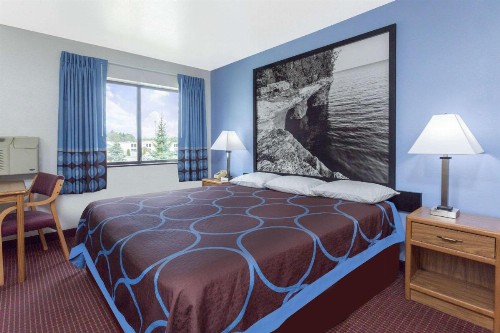 Super 8 by Wyndham Wisconsin Dells - image 26