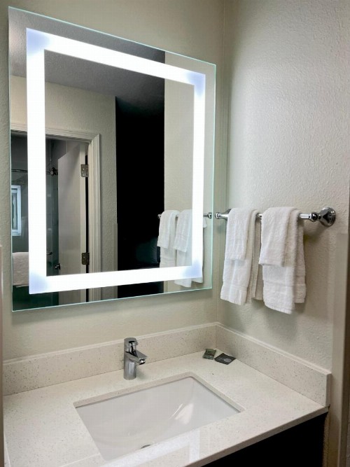 Americas Best Value Inn Wisconsin Dells - image 31