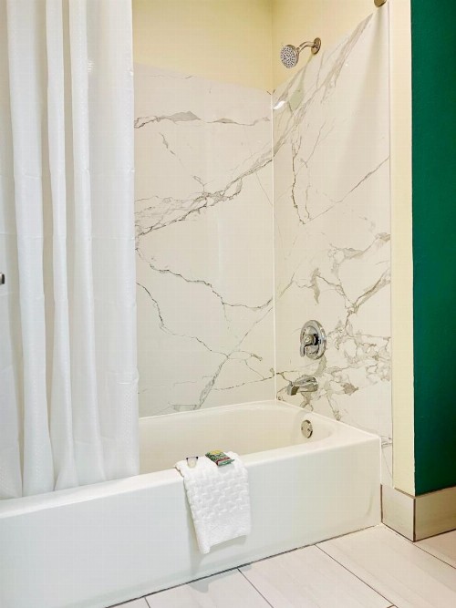 Americas Best Value Inn Wisconsin Dells - image 37