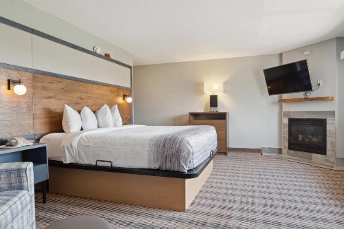 AmericInn by Wyndham Wisconsin Dells - image 16