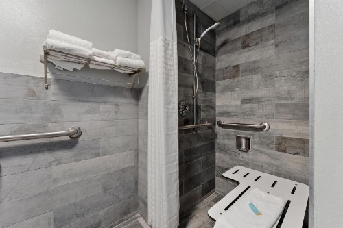 AmericInn by Wyndham Wisconsin Dells - image 3