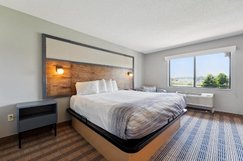 AmericInn by Wyndham Wisconsin Dells - image 4