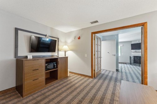 AmericInn by Wyndham Wisconsin Dells - image 9
