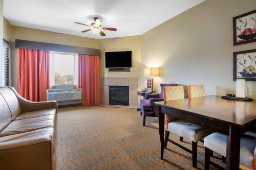 Bluegreen Vacations Odyssey Dells Resort - image 27