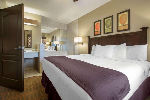 Bluegreen Vacations Odyssey Dells Resort - image 35