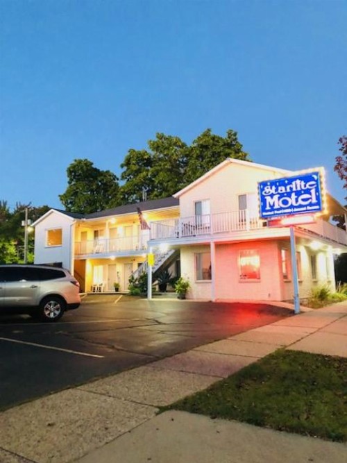 Starlite Motel - image 11
